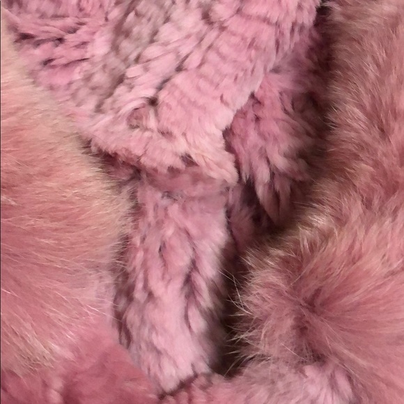 🐶ᕼOᔕTᔕ ᑭIᑕK 🐶💋💕Marc Kaufman Mink poncho - Picture 4 of 4